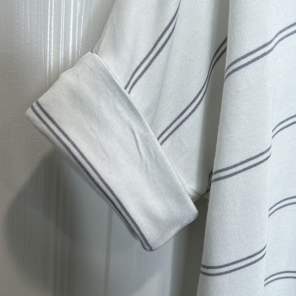 LOFT OUTLET LOUNGE XS Short Sleeve White and Gray striped Shirt. - Picture 13 of 16